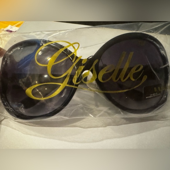 Giselle Contemporary Collection Sunglasses NWT - Picture 2 of 8